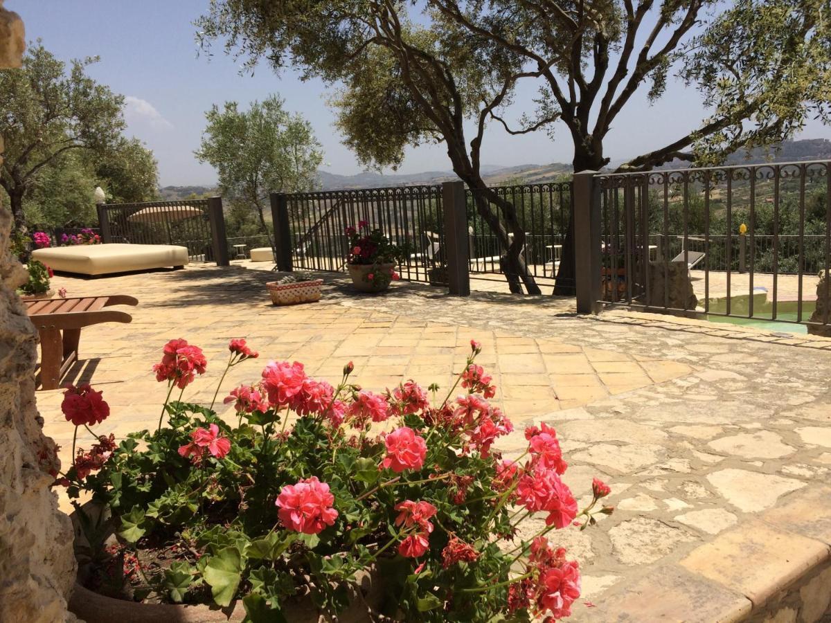 הוילה אגריג'נטו Agriturismo Roba Degli Ulivi מראה חיצוני תמונה